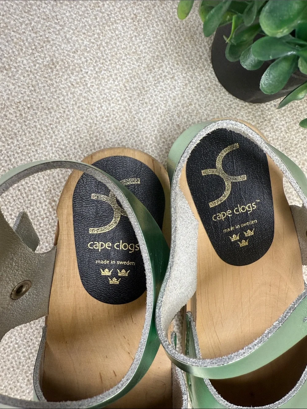 Cape Clogs Kids Metallic Green Mary Jane Dress Clog kids 12